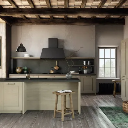 Cucina Moderna con penisola Cottage in legno di abete spazzolato di Fratelli Mirandola