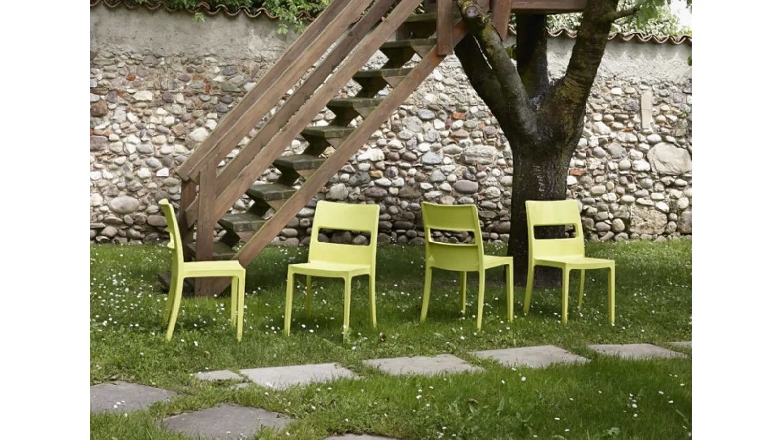 Sedia impilabile da giardino Sai di Scab Design